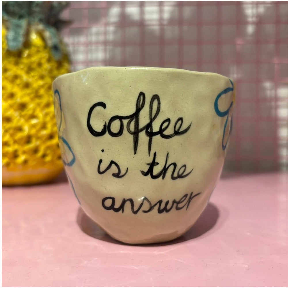 Falkeblik Keramik Kop Cortado "Coffee Is The Answer"