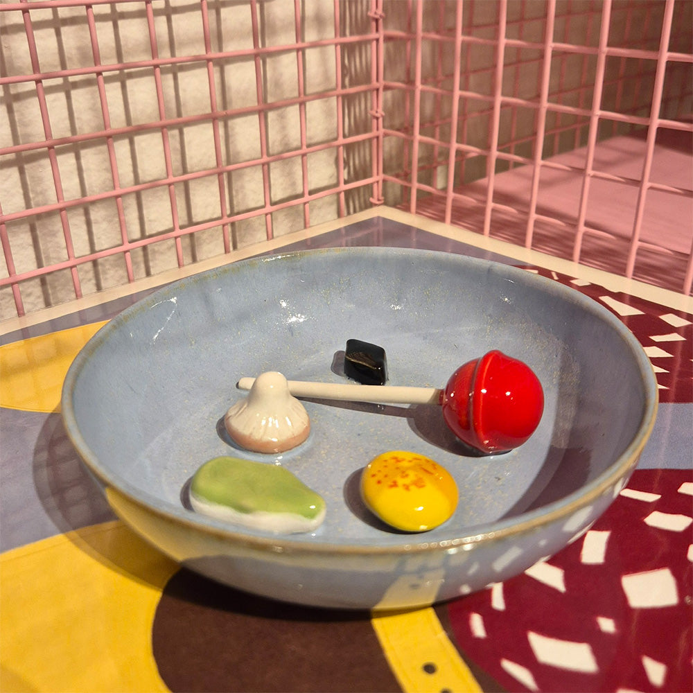 Julie Ebens Slikskål Babyblå Rød Slikkepind Skumfrø #21