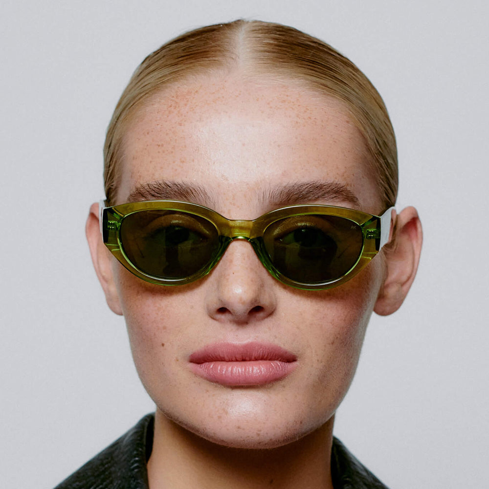 A. Kjærbede Solbriller Winnie Light Olive Transparent