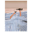 Plakat 'Wine in Bed' af Flow Line.