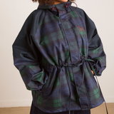 Damson Madder Liu Raincoat i navy ternet, detalje af krave og broderi