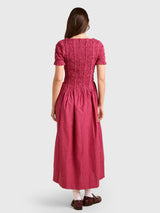 Damson Madder Raphaela Ruffle Midi Dress i berry mønster, detalje af flæser og square neck