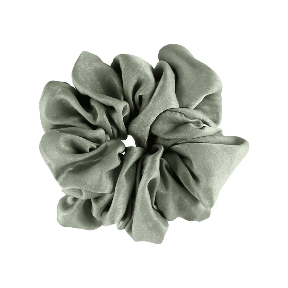 By Stær Isabella Scrunchie Støvet Grøn Hårelastik