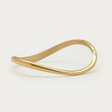 Guld bangle i en organisk form fra My Jewellery