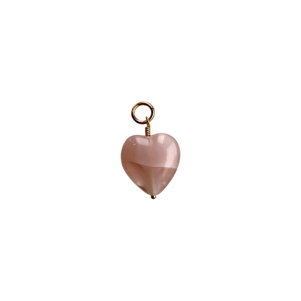 Rosa French Grande Heart hjertevedhæng i glas og forgyldt messing fra Pico Copenhagen