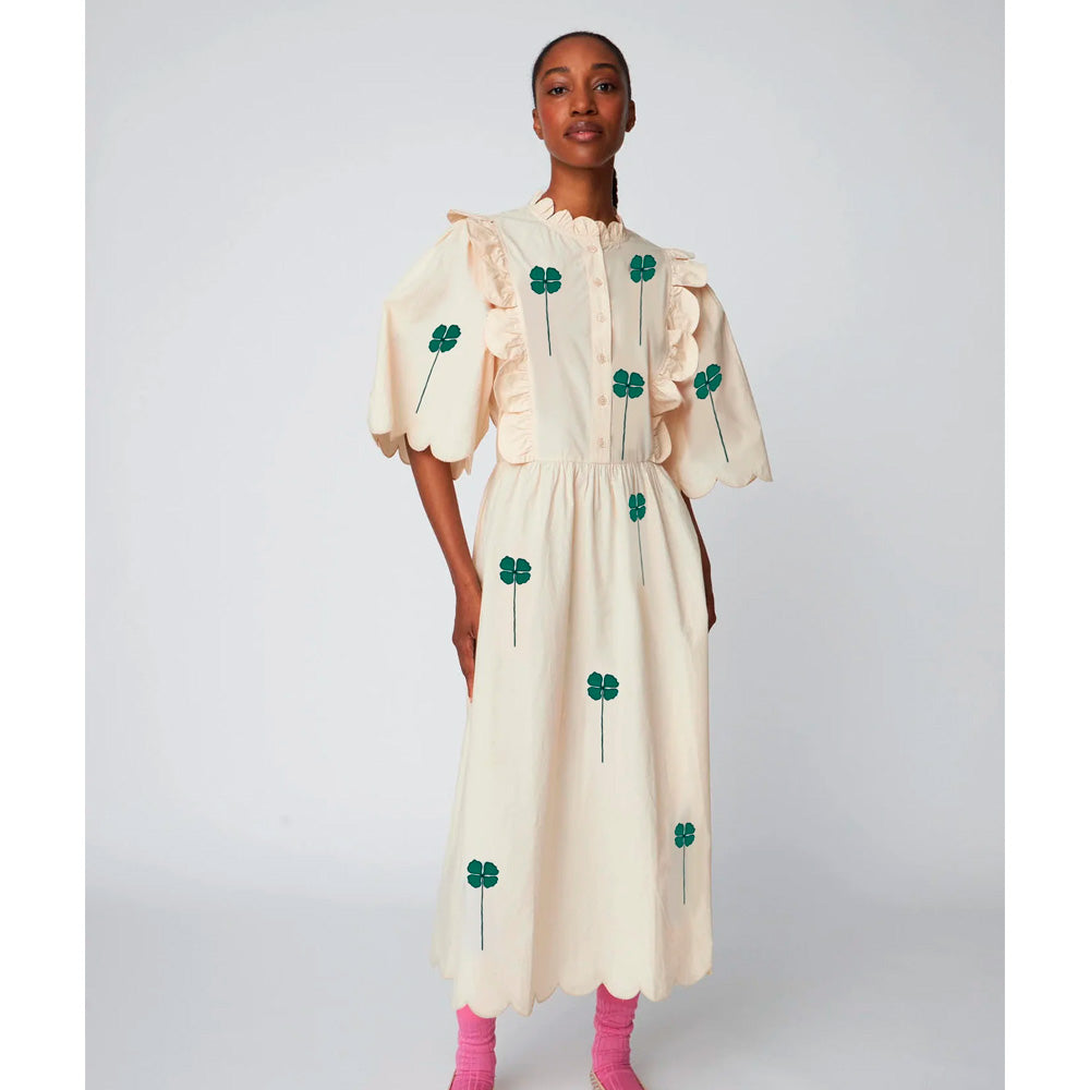 Stella Nova Embroidered Midi Dress With Scallops Green/Creme Firkløver