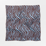 Blåt silketørklæde med zebraprint fra Becksöndergaard.