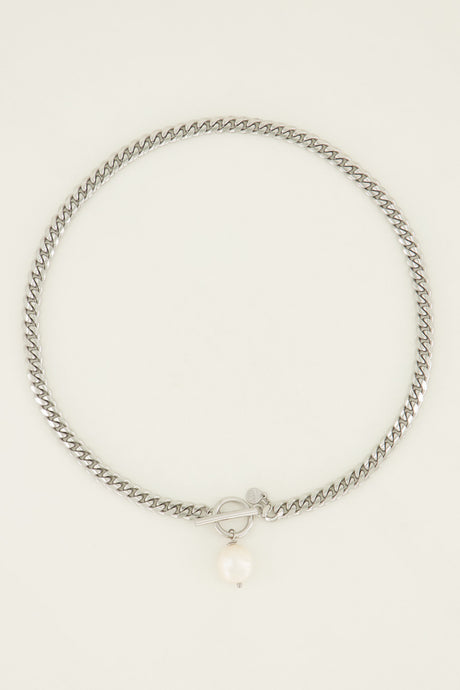 Chain necklace with freshwater pearl
