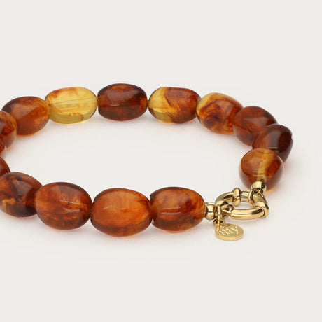 Nærbillede af My Jewellery armbånd med brune perler