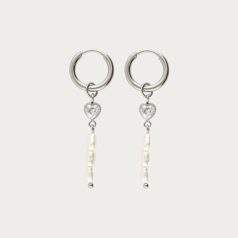 Sølv hoop-øreringe med strass-hjerte og ferskvandsperler fra My Jewellery