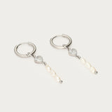 My Jewellery øreringe med strass-hjerte set fra siden