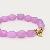 Nærbillede af My Jewellery armbånd med lilla perler