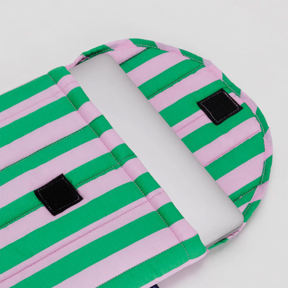 Baggu Computer Etui Puffy Laptop Sleeve 16" Pink Green Awning Stripe